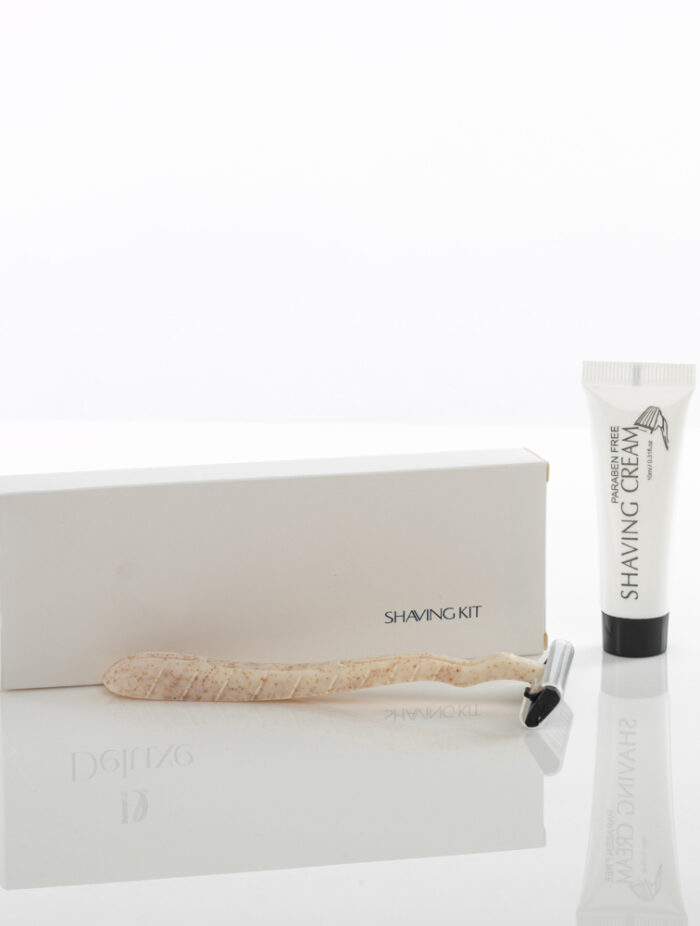 Σετ ξυρίσματος σε λευκό κουτί με ένα ξυραφάκι και ένα afer shave ΝΕΜΑ